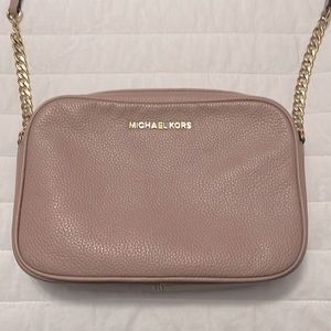 Michael Kors Jet Set crossbody purse.